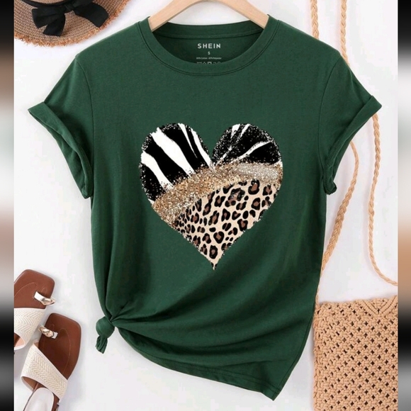 Tops - Green Heart Graphic Women's Top
